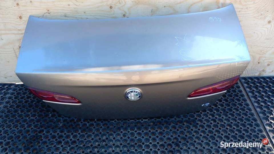 ALFA ROMEO 159 SEDAN KLAPA TYŁ 651 Zbierkowo
