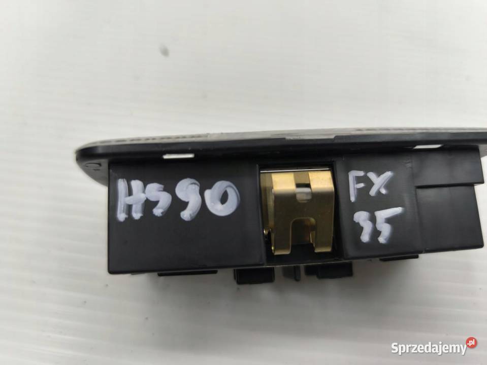 LAMPKA PODSUFITKI OŚWIETLENIE KABINY FX II QX70 sprzedam