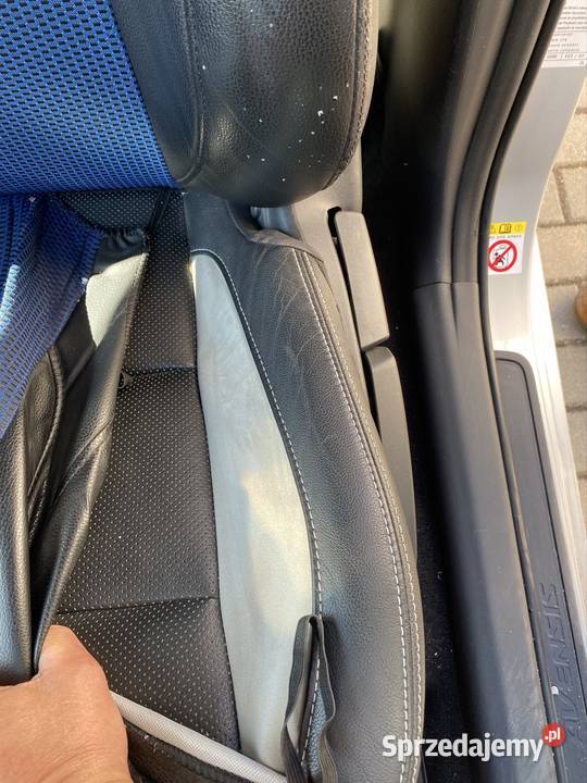 Sprzedam Toyota Avensis 18 sedan srebrna benzyna ASR (kontrola trakcji)