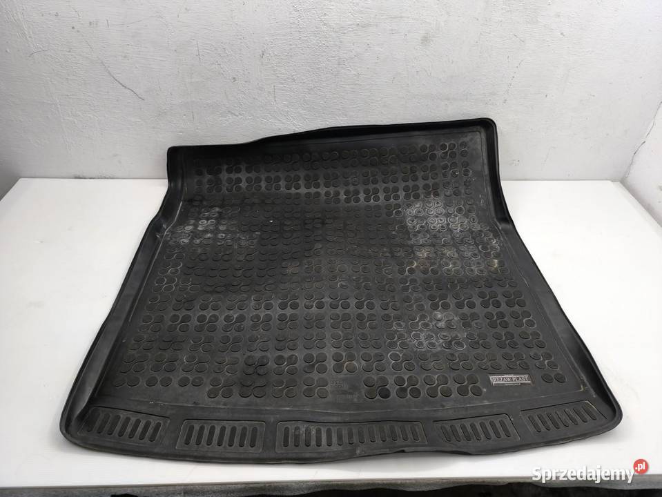 MATA GUMA BAGAŻNIKA OPEL INSIGNIA A KOMBI 231136 wielkopolskie