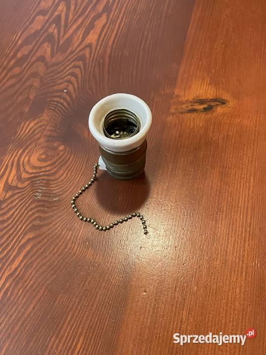 Oprawka mosiężna z porcelanką i wyłącznikiem E27 Chudów