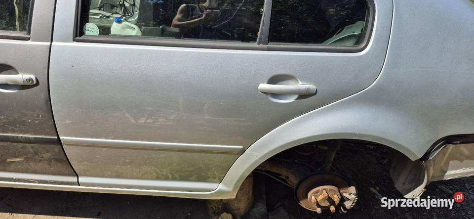Drzwi lewy tył Vw Bora Sedan LA7W Słupsk sprzedam