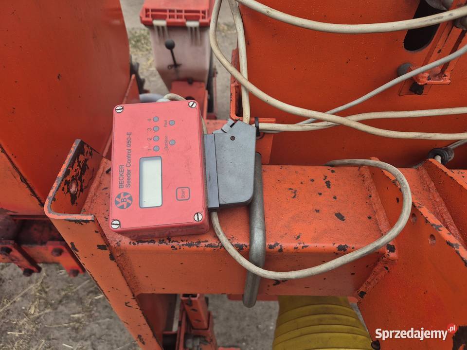 Siewnik do kukurydzy 4rzędowy Becker z Gawłów