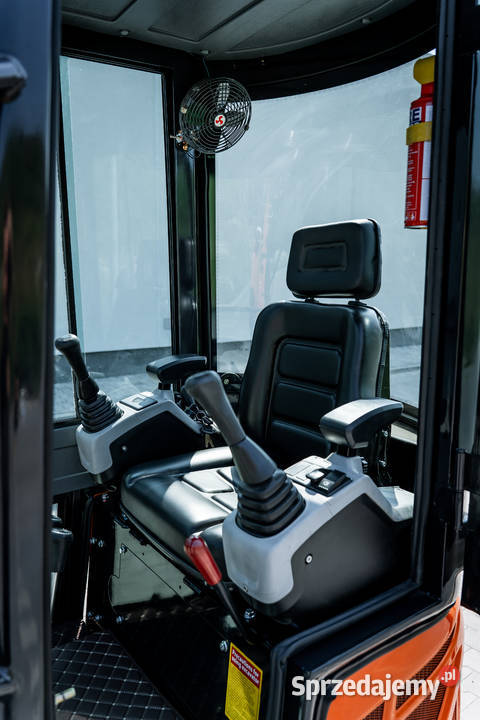 Koparka MiniKoparka 18T KUBOTA Skrętne ramie nie