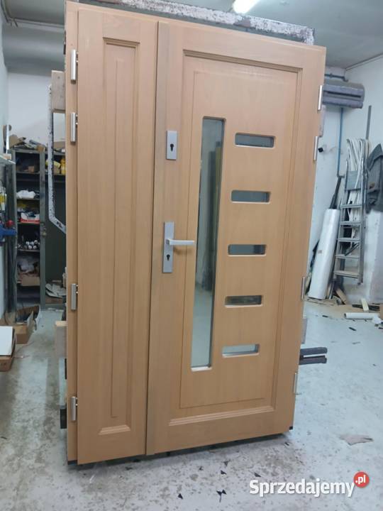 Drzwi drewniane szyba lustro Drzwi zewnętrzne Piła sprzedam