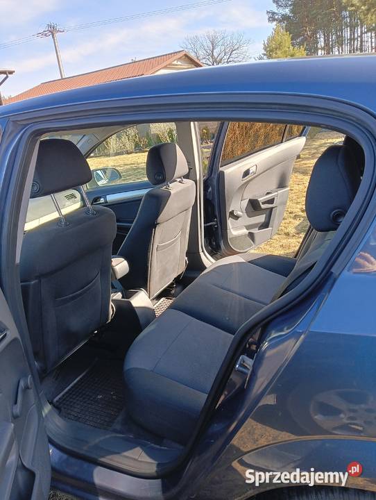 Opel Astra H 16 benzyna 0cm3 Cierpice