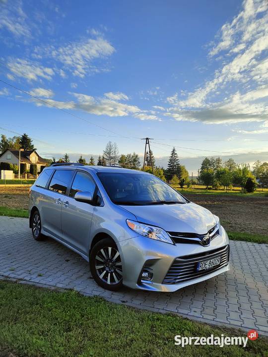 Toyota Sienna 2018 LPG 4x4 nieuszkodzony Klecie