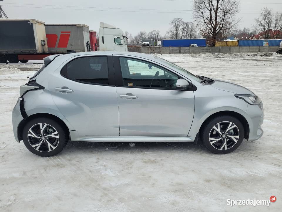 Toyotę Yaris 2025 15VVT HSD STYLE salon POLSKA elektryczne szyby mazowieckie Warszawa
