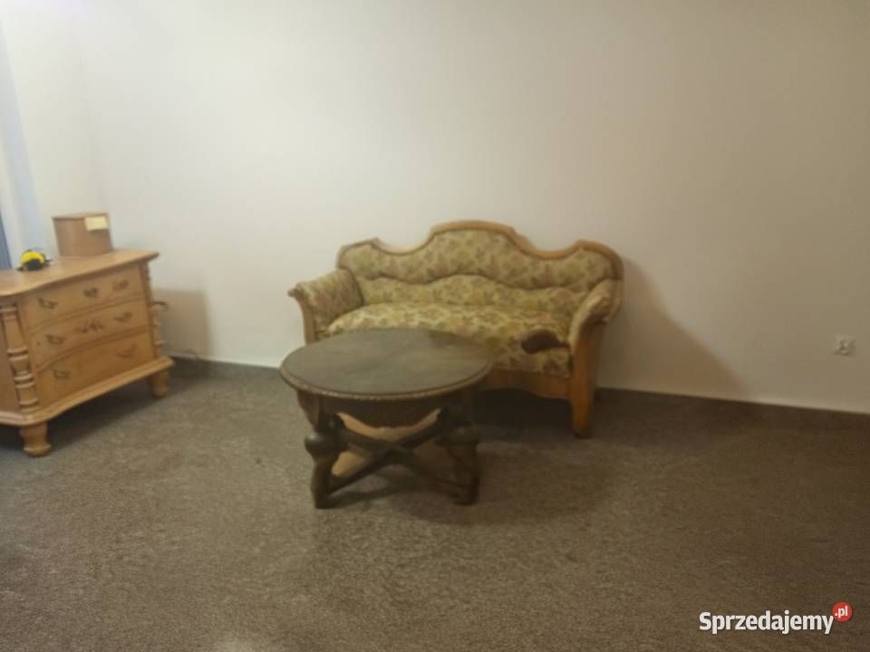 Sofa w stylu Ludwikowsim Brzeg