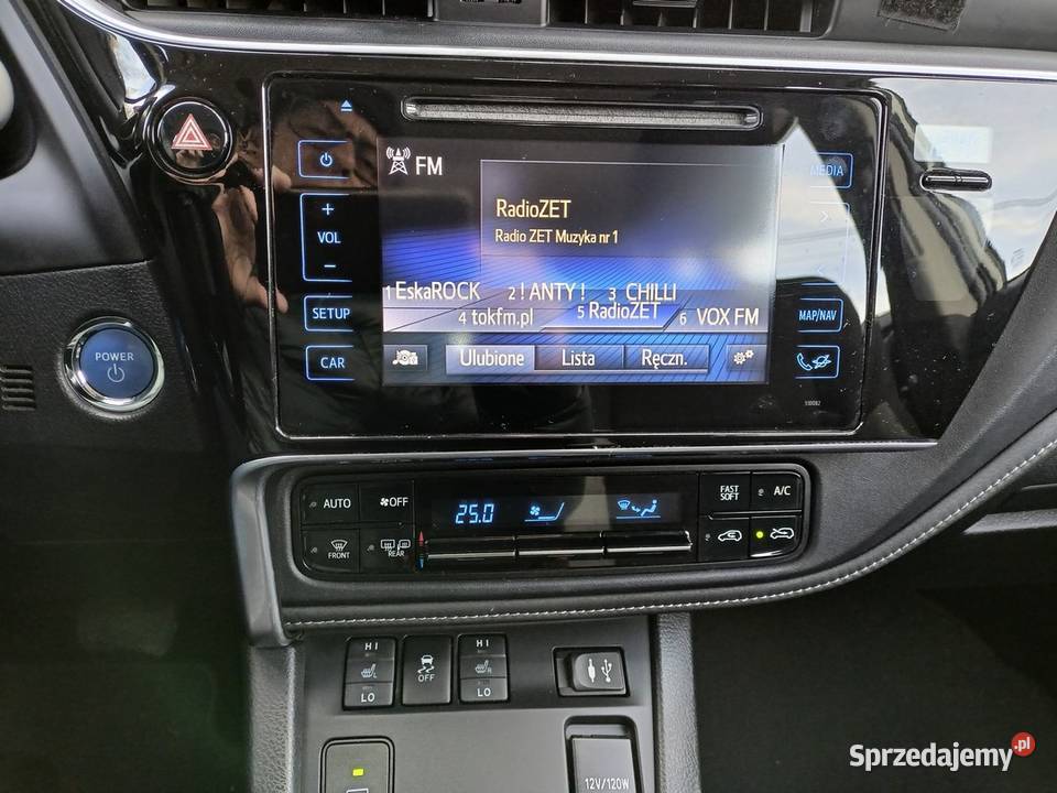 Toyota Auris Salon Serwis ASO Bezwypadek Zadbany wspomaganie kierownicy Czosnów