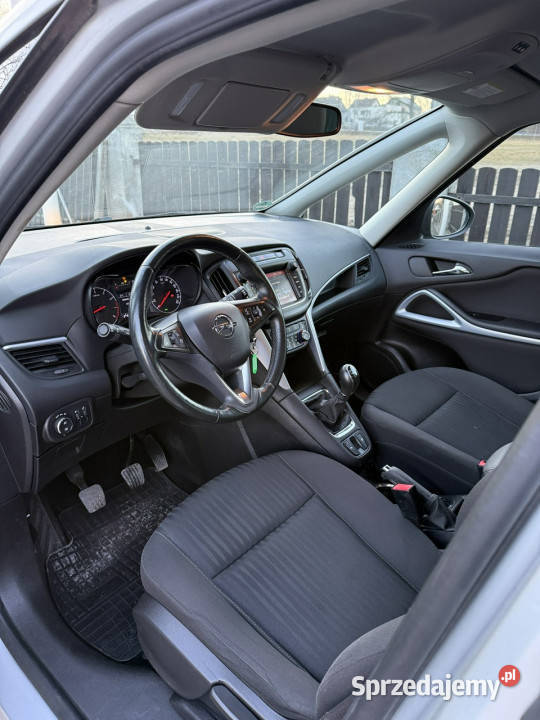 Opel Zafira 14 turbo 140 ładna 157 swieżo