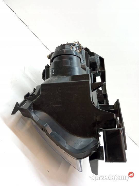 LAMPA PRZÓD PRAWA EU Renault Megane II 20022009