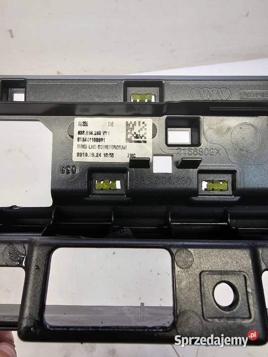 KRATKA OBUDOWA TUNELU AUDI Q3 F3 83B864260 osobowe Przystajń