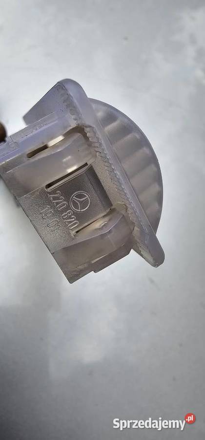 Lampka bagaznika mercedes w203 w220 2208201901 wielkopolskie Zbąszyń