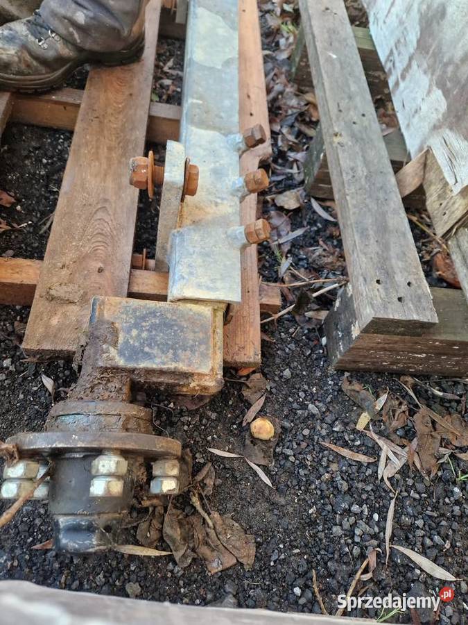 oś ośka koła opryskiwacz sadowniczy przyczepa Zelów