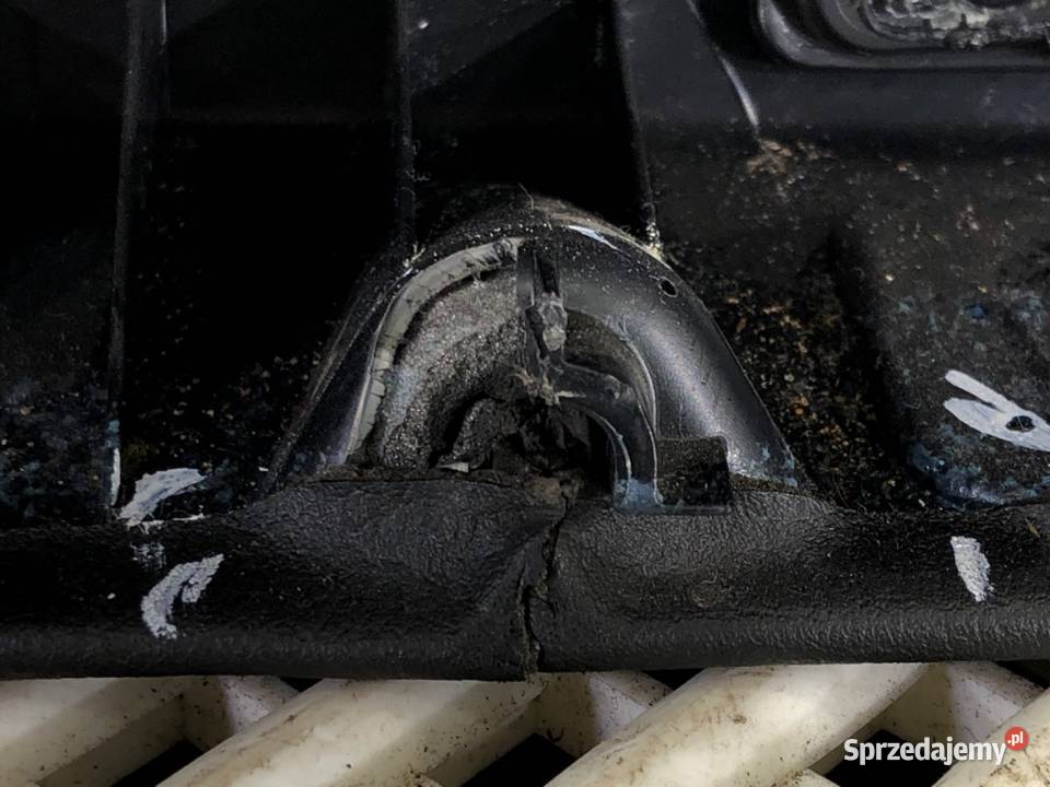 BOCZEK DRZWI LEWY PRZÓD AUDI A4 B8 Kombi 0715