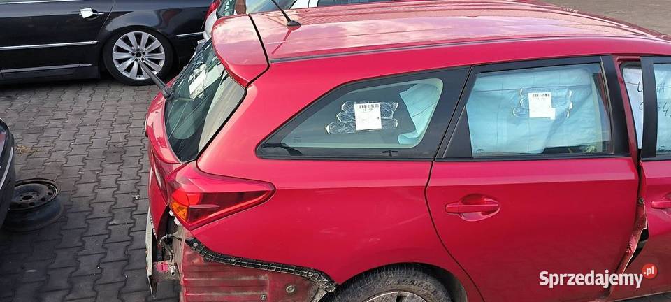 ĆWIARTKA BŁOTNIK PRAWY TYŁ TOYOTA AURIS II 3R3 Lipno