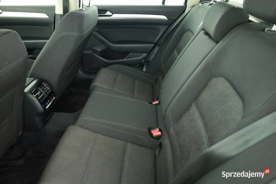 VW Passat 20 TDI relingi dachowe