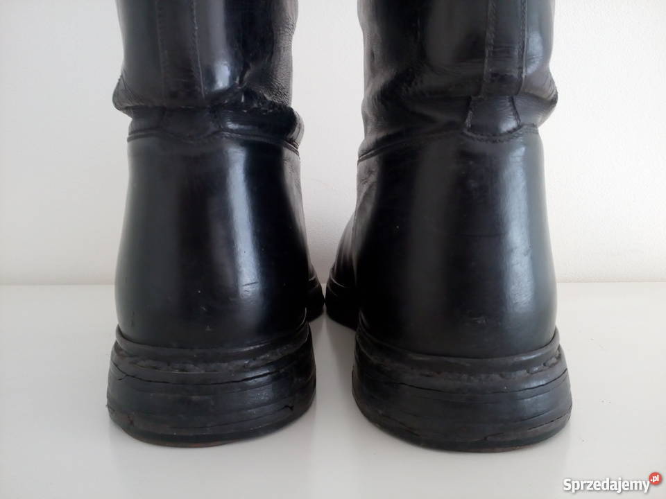 Stare wojskowe oficerki z prawidłami Rzeszów