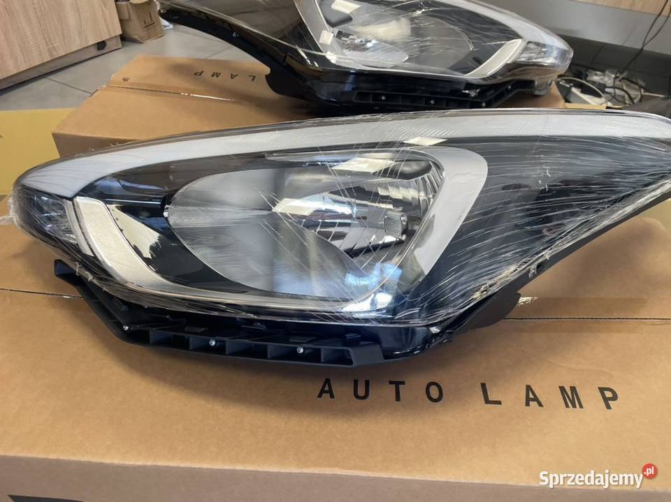 Hyundai i20 14 reflektor przód nowy