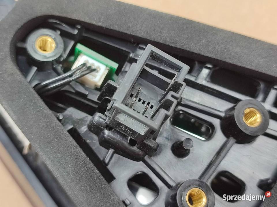 LAMPA LEWY TYŁ W KLAPĘ SKODA SUPERB III KOMBI