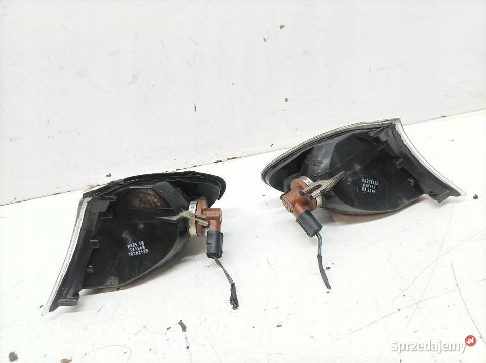 KIERUNKOWSKAZ KOMPLET LIFT FL Bmw Seria 3 IV Kierunkowskazy sprzedam