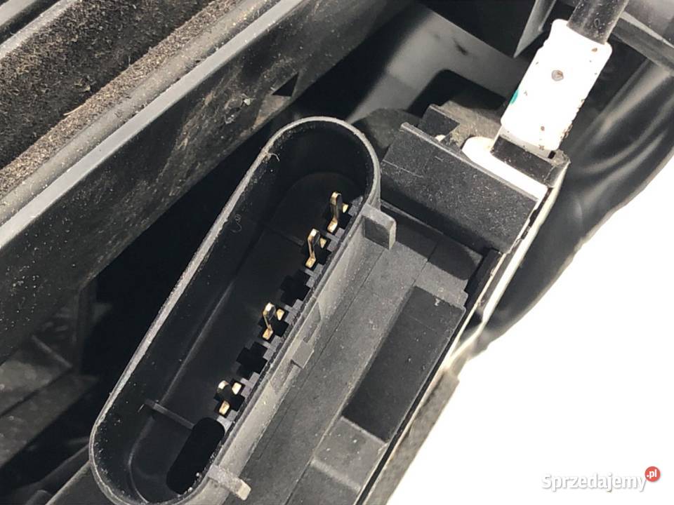 ZAMEK DRZWI PRAWY TYŁ FORD FOCUS III Kombi