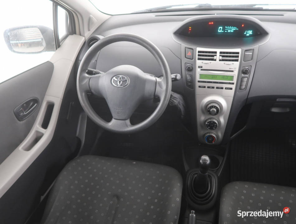 Toyota Yaris 13 VVTi centralny zamek dolnośląskie Bielany Wrocławskie