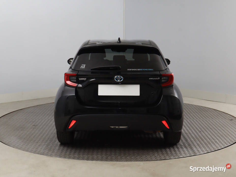Toyota Yaris 15 VVTi Hybrid czarny sprzedam
