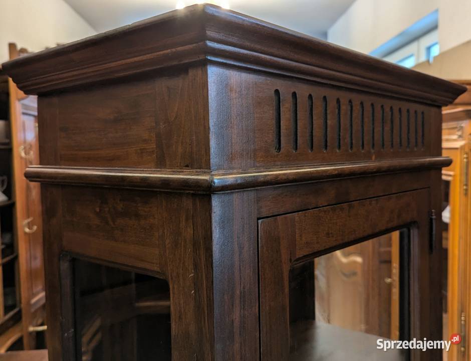 Nieduża witryna serwantka kolonialnasklep Dąbrowa Górnicza