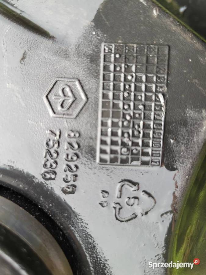 Piaggio Vespa 250 300 OBUDOWA FILTRA POWIETRZA Piła sprzedam