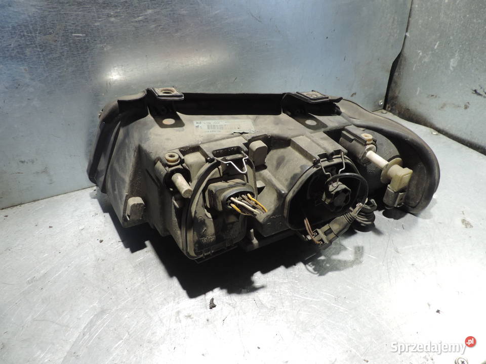 AUDI A4 B5 FL LAMPA PRAWA PRZEDNIA osobowe sprzedam