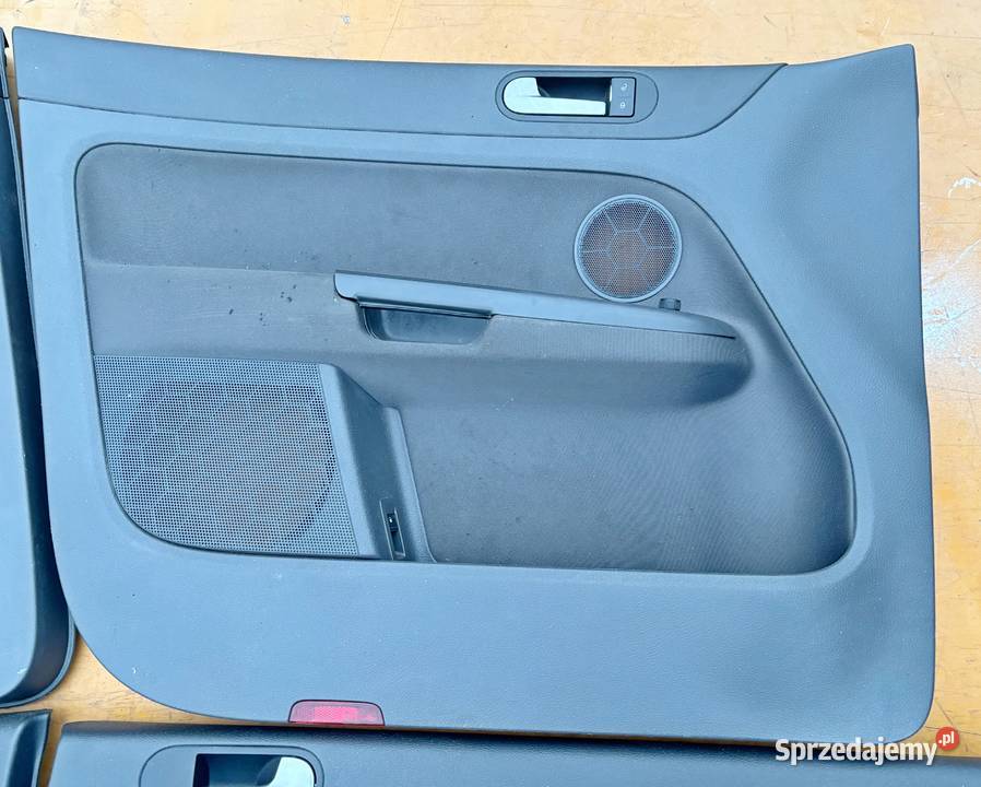 VW GOLF PLUS TAPICERKA DRZWI BOCZKI KOMPLET Tapicerki samochodowe Radom