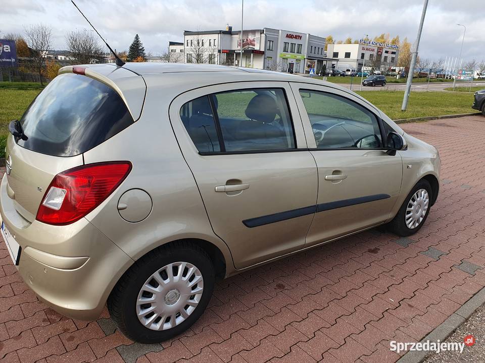 Sprzedam Opla Corsę D z silnikiem benzynowym 12 1229cm3 Motoryzacja pomorskie