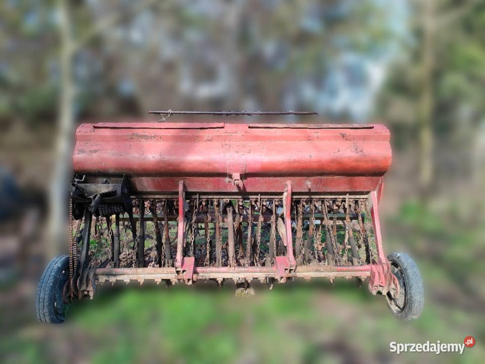 Siewnik z bronami i powiększonym zbiornikiem uszkodzony Siewniki i sadzarki Jarosław