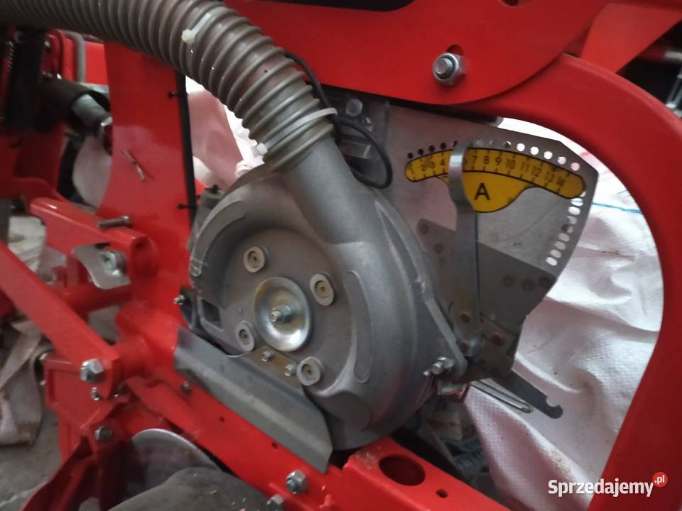 Pneumatyczny siewnik do kukurydzy Ozdoken VPHE Przemyśl