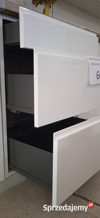 KUCHNIA BEZUCHWYTOWA LAKIEROWANA Toruń