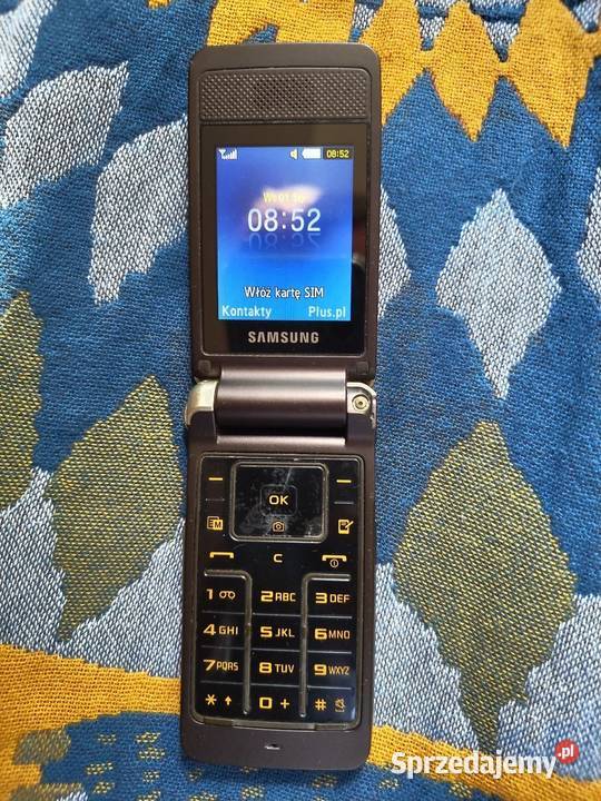 Zestaw 4 telefonów plus dodatki sprzedam