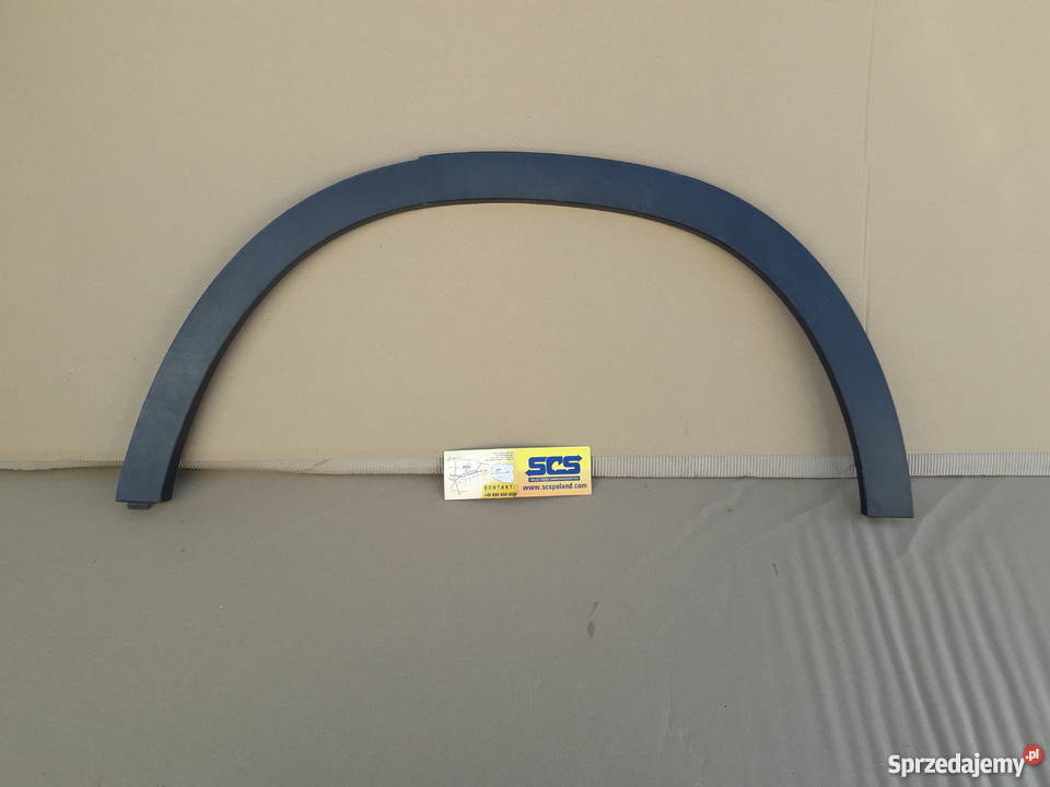 MERCEDES GLA LISTWA BŁOTNIKA LEWY PRZÓD