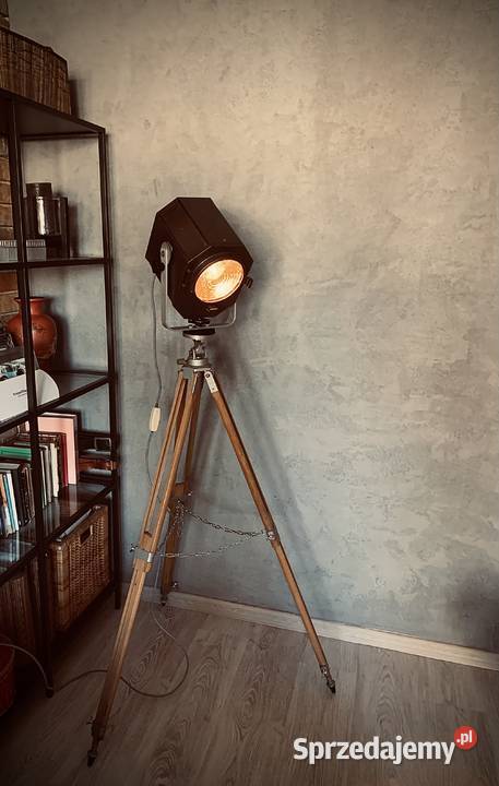 Lampa teatralna z ubiegłego stulecia PRL Vintage