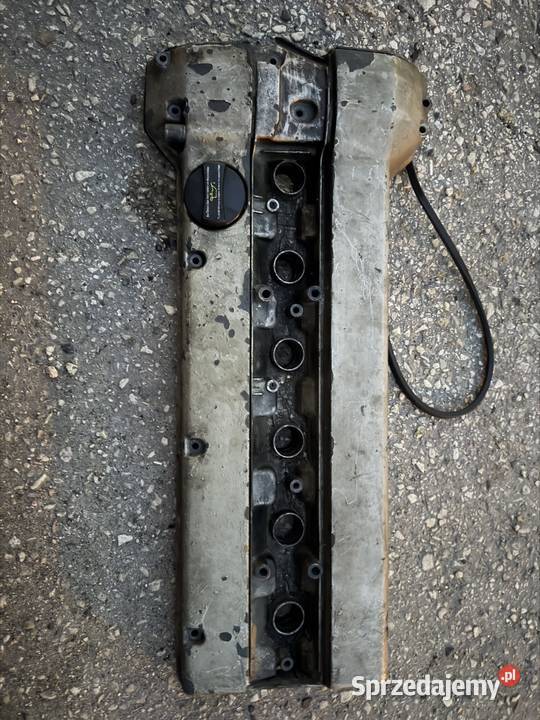 Pokrywa zaworowa M104 30 28 32 aluminiowa W140 Rok produkcji 1990 Głowice cylindrów Bydgoszcz