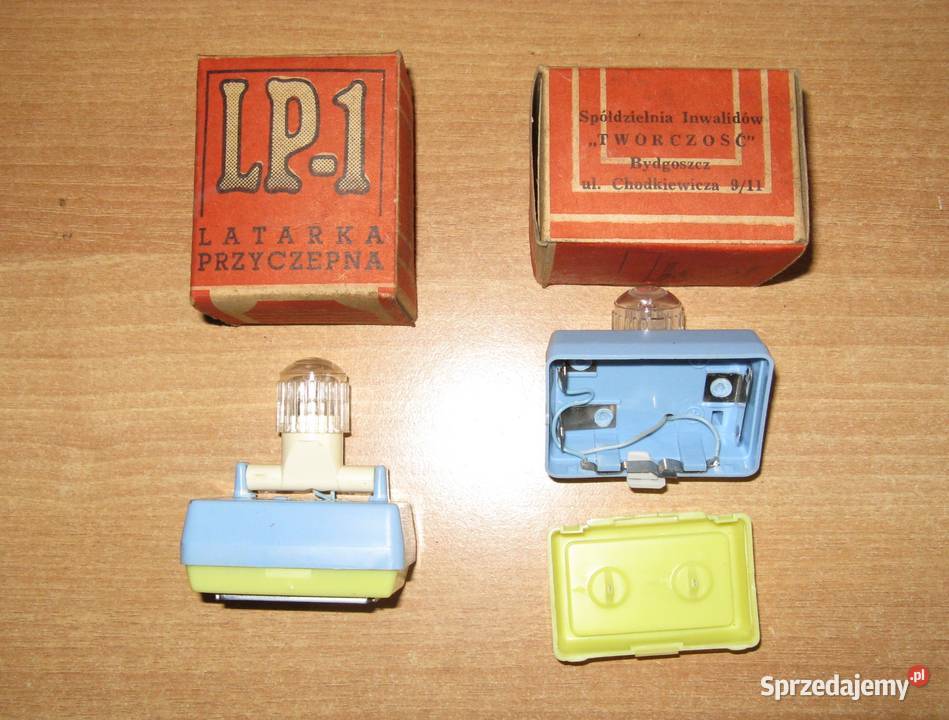 Latarka przyczepna LP1 z PRL Latarki i oświetlenie