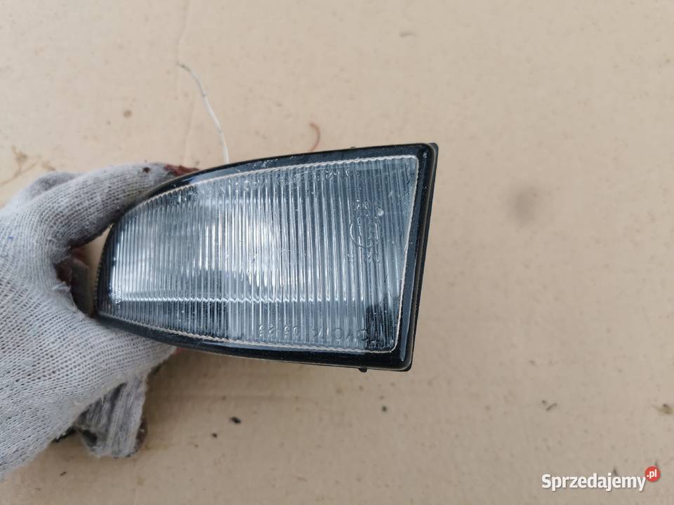 Halogen przeciwmgielne lewy toyota Avensis t22 Międzychód