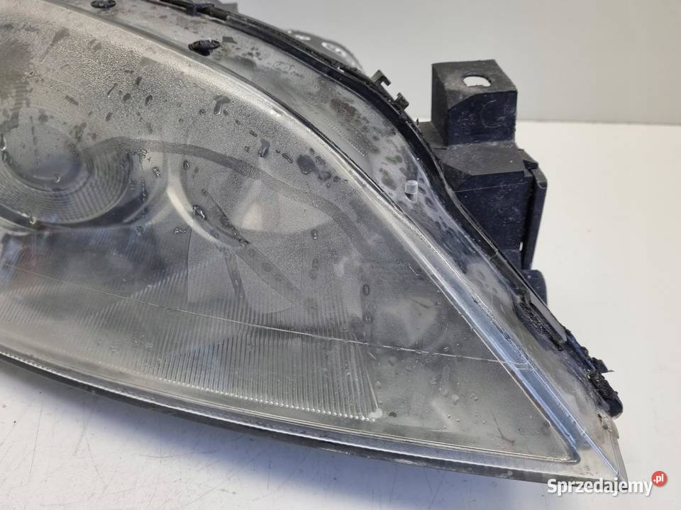 LAMPA PRAWA Ford Mondeo Mk3 III PRZEDNIA Xenon Rudka