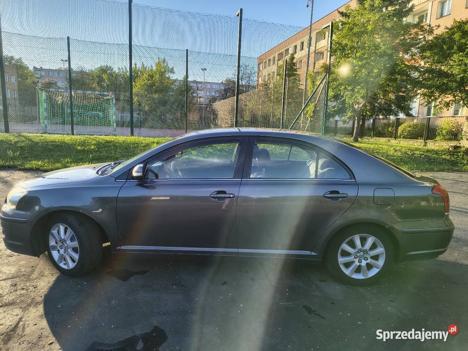 Sprzedam Toyotę Avensis T25 20 D4D Liftback HAK Hatchback sprzedam