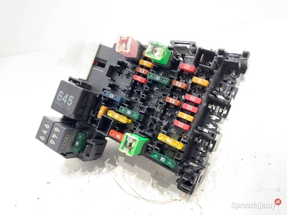 SKRZYNKA BEZPIECZNIKÓW VW PASSAT B8 Kombi 20 150