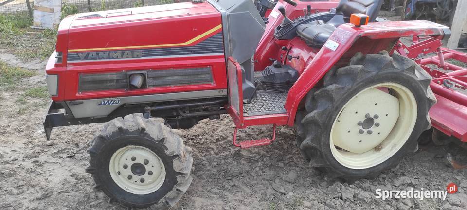 Traktor japonski yanmar 4x4 z osprzętem Kubota Gierlachów