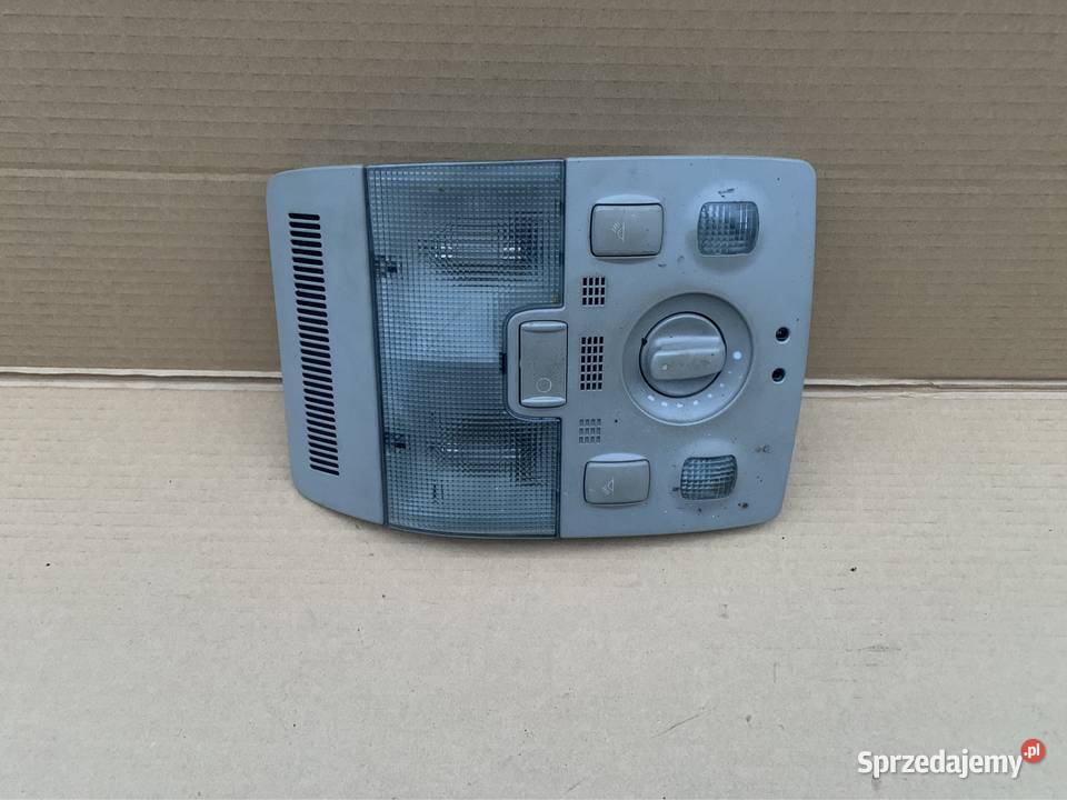 Lampka oświetlenie kabiny 8E0947135 audi a4 b6 Szczecin