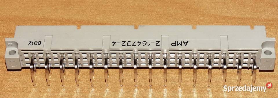 Złącze gniazdo AMP 21647324 32 PIN męskie kątowe sprzedam