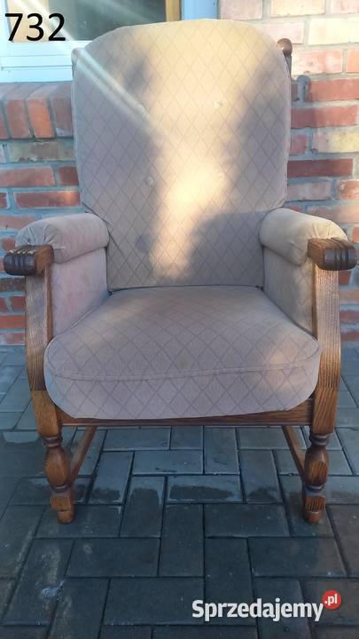 Fotel dębowy rustykalny z welurową tapicerką 732